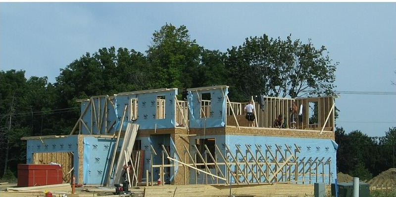 New home under construction in a Pittsfield Township, Michigan subdivision. Photo by Dwight Burdette, CC BY 3.0, via Wikimedia Commons