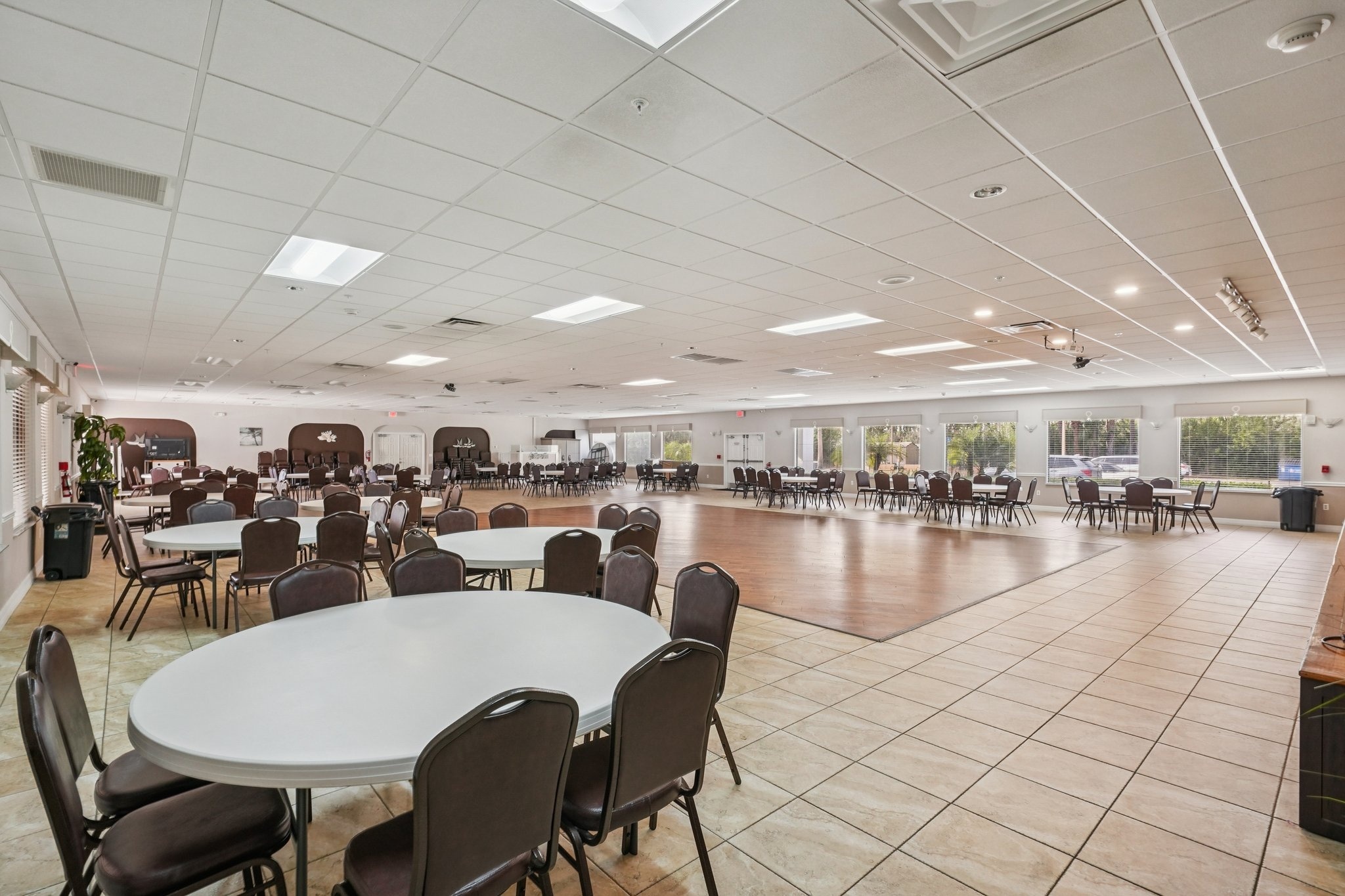 Clubhouse dining and dance hall where residents host dinners and dances, Summertree New Port Richey FL