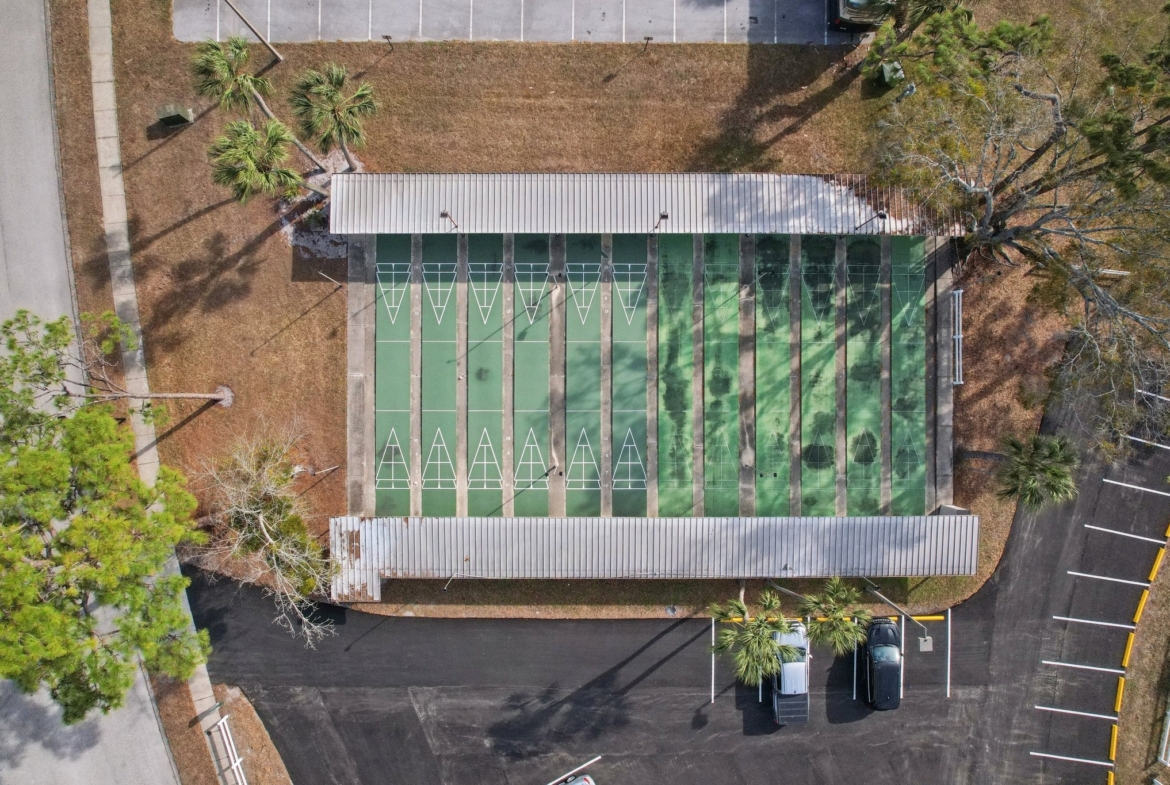 Tennis and pickleball courts at the Summertree 55+ community in New Port Richey FL