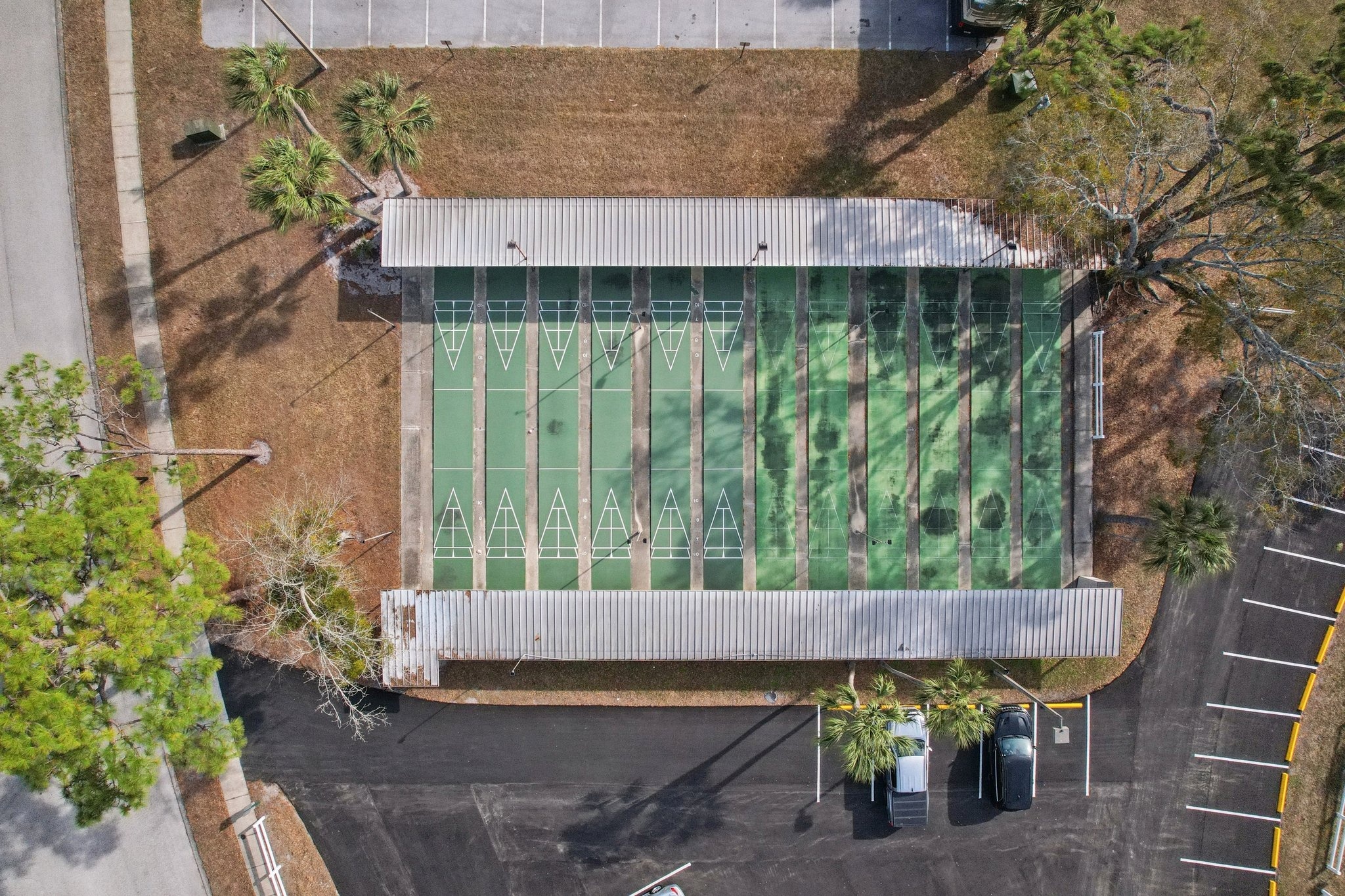 Tennis and pickleball courts at the Summertree 55+ community in New Port Richey FL