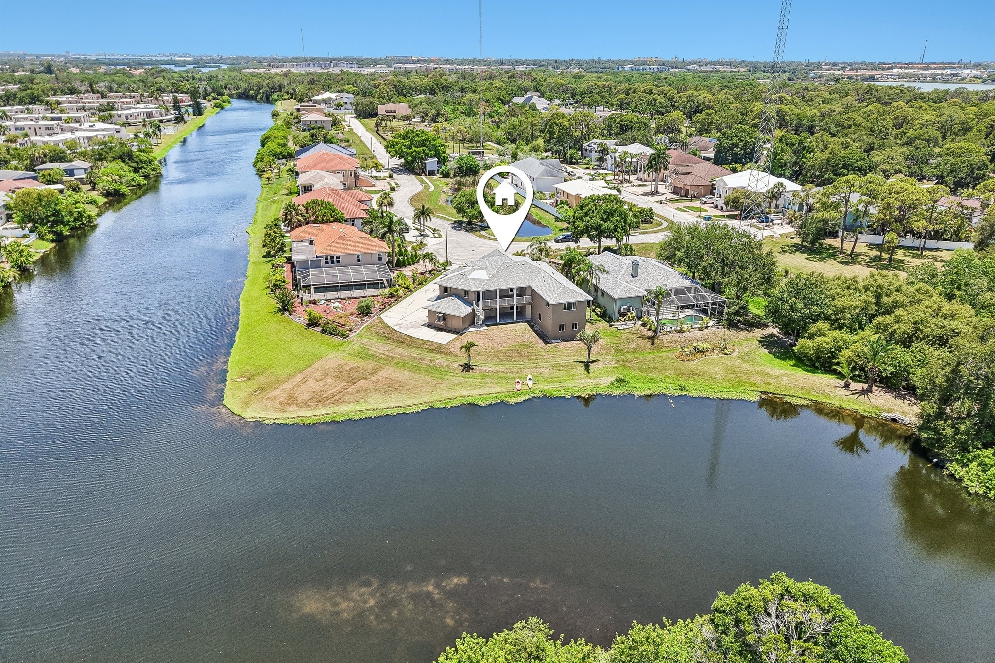 Aerial of the 0.37-acre cul-de-sac waterfront lot at 8335 Cheyenne Dr, Seminole FL 33777