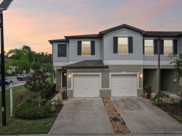 5111 Forum Blvd, Holiday FL end-unit townhome for sale - photo 2