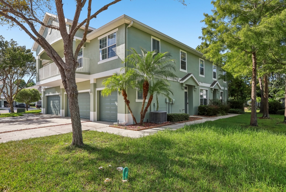 7703 Red Mill Cir, New Port Richey FL end-unit townhome for sale - photo 3
