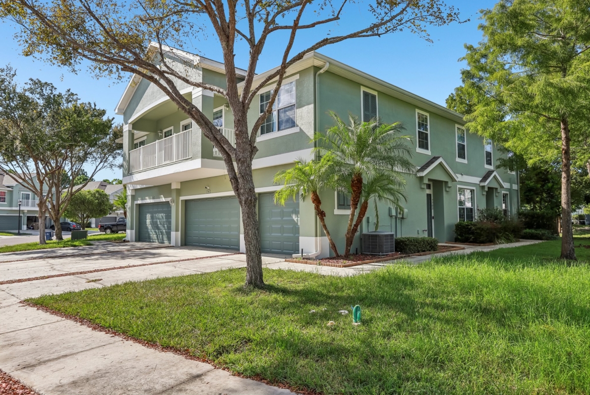7703 Red Mill Cir, New Port Richey FL end-unit townhome for sale - photo 4