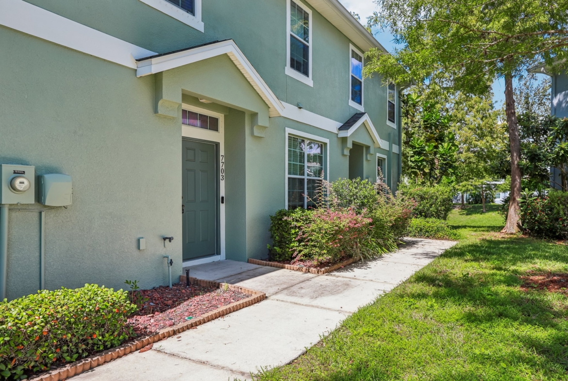 7703 Red Mill Cir, New Port Richey FL end-unit townhome for sale - photo 18