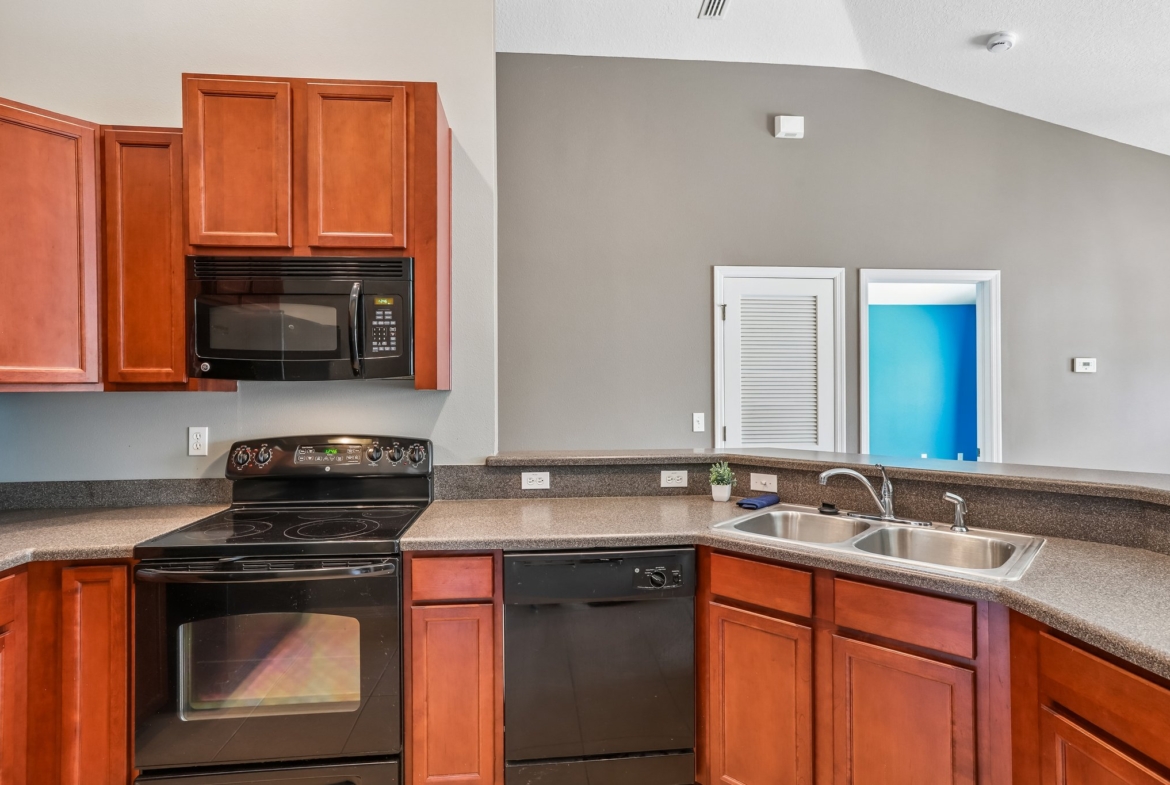 7703 Red Mill Cir, New Port Richey FL end-unit townhome for sale - photo 30